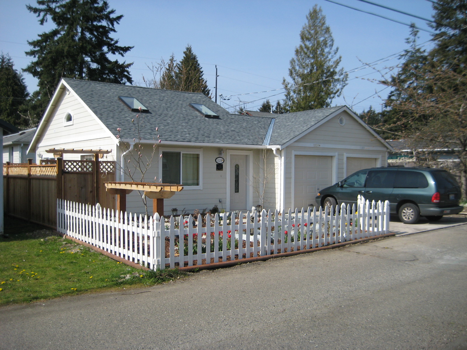 1129 1/2 West 16th Street, Port Angeles, WA 98362