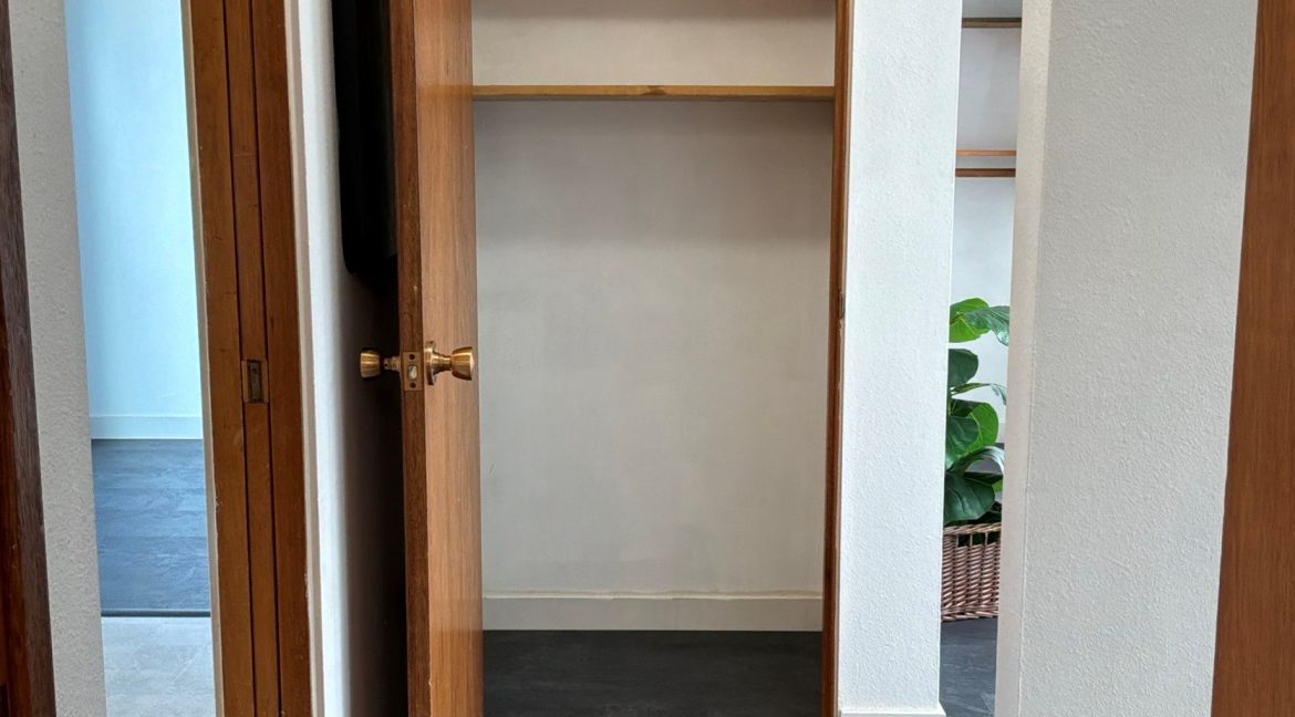Coat closet