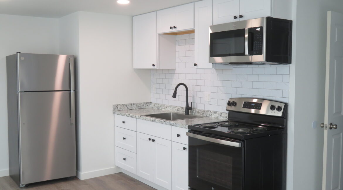 210 n eunice#12.kitchena