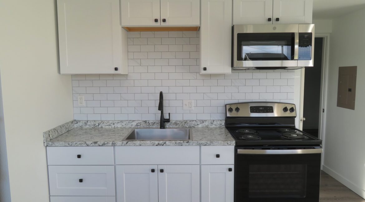 210 n eunice#12.kitchenb
