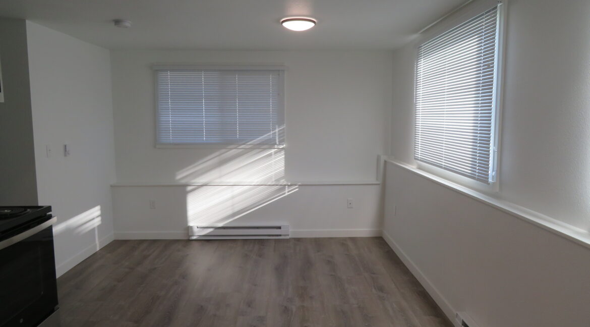 210 n eunice#12.livingc