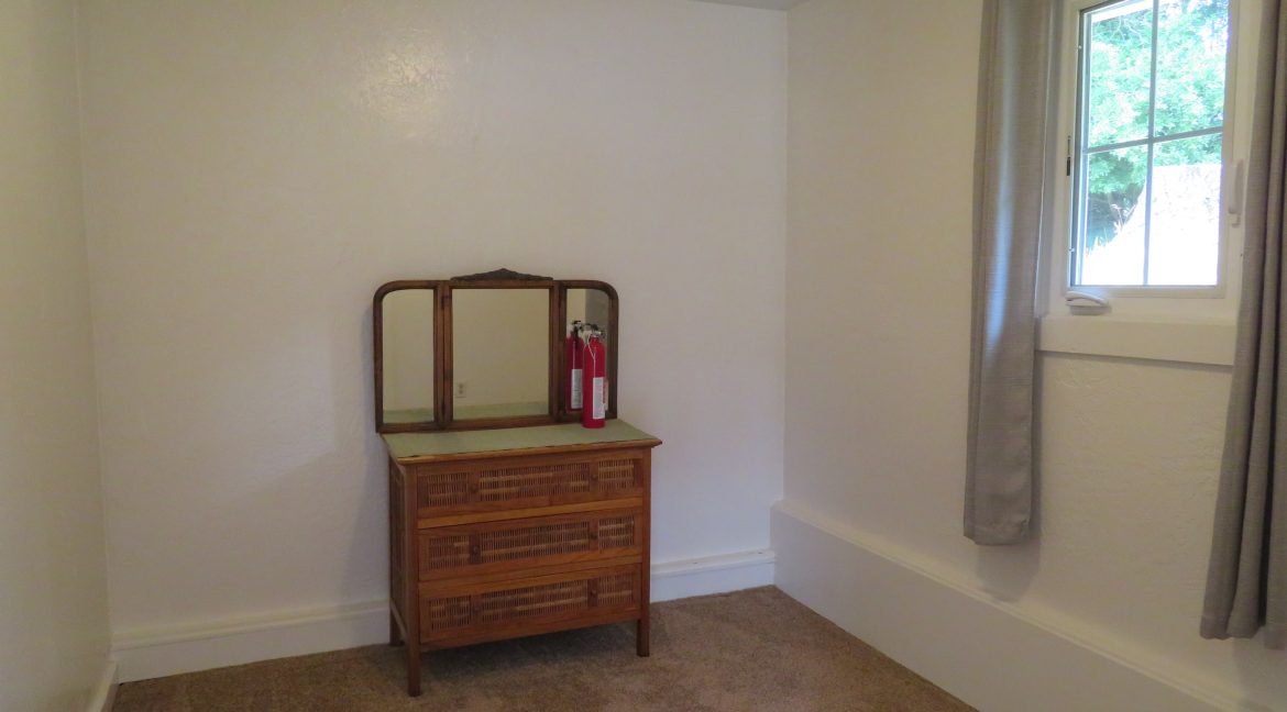 4105 s bean.bedroom1