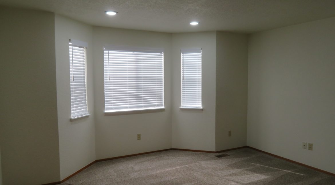 306efront7.primarybedroomb