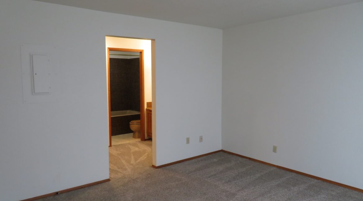 306efront7.primarybedroome